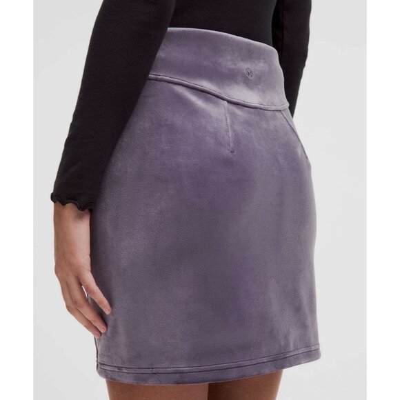 Lululemon Scuba High-Rise Mini Skirt Velvet XL Purple W8AL9S in NFAL Nightfall - Picture 4 of 12